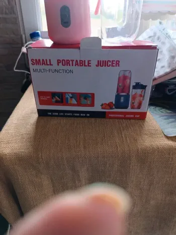 Mixer nomade rose à jus de fruits USB