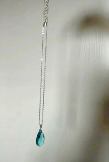 Collier LBVYR avec pendentif en forme de goutte bleue - Neuf