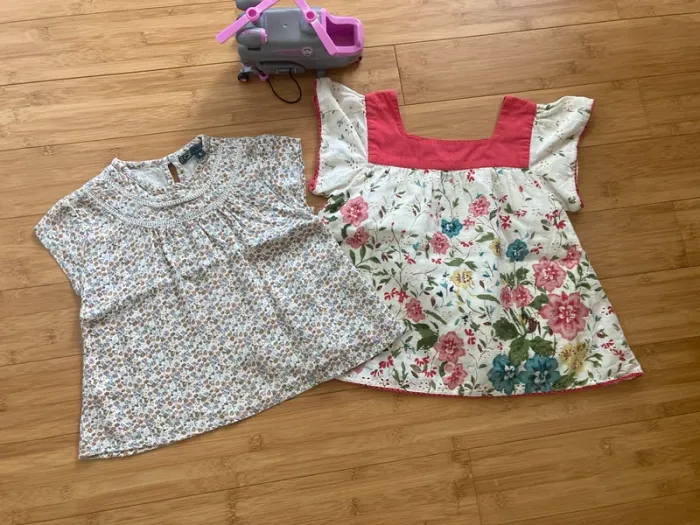 6 ans - Set de 2 blouses manches courtes dont 1 motif type liberty