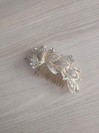 Broche pour les cheveux