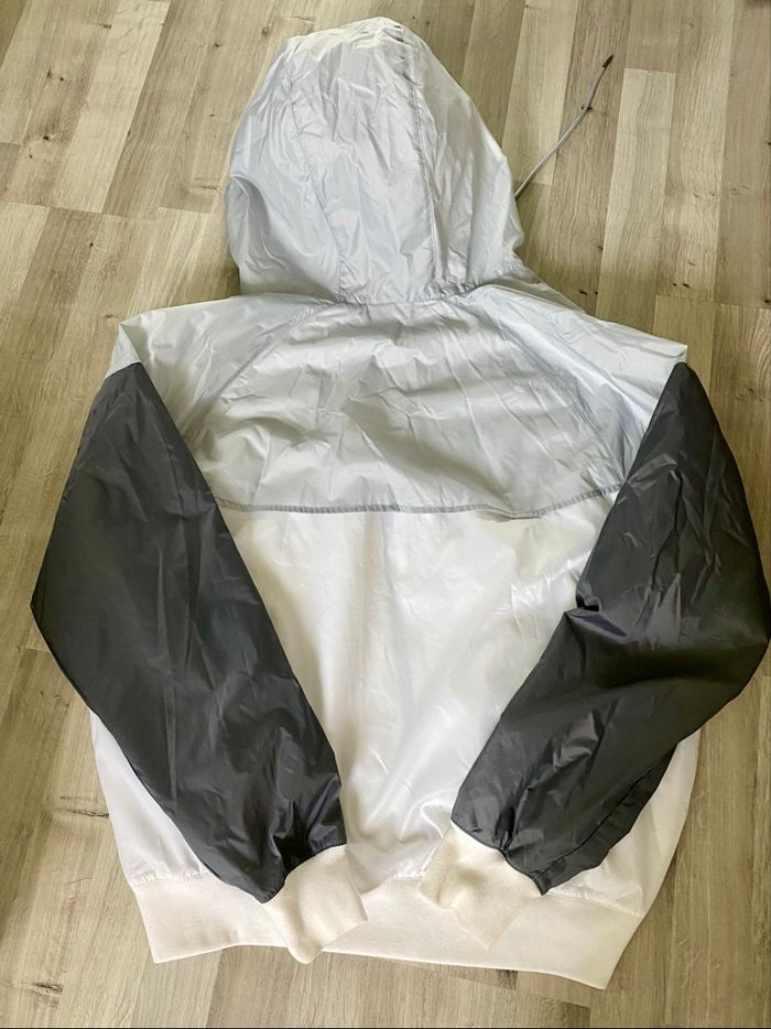 Veste sport imperméable NIKE taille M comme neuf. - photo numéro 2