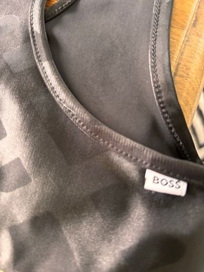 Ensemble sport Hugo Boss 12 ans - photo numéro 7