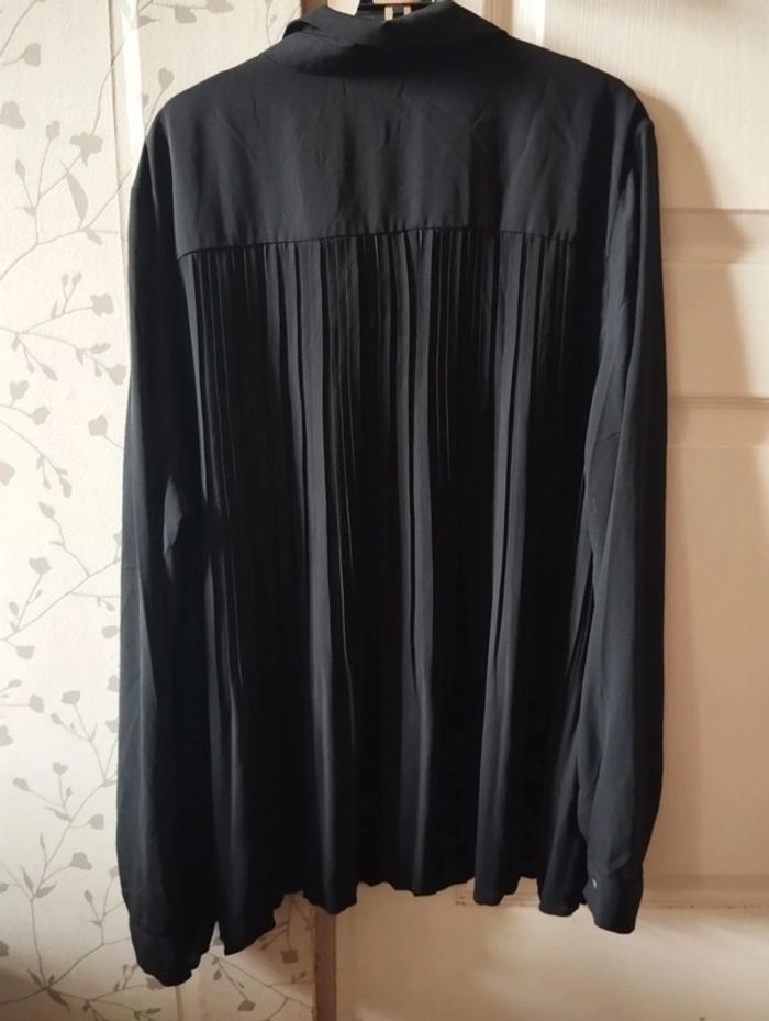 Neuve! Jolie chemise noire en voile Geisha taille 42 - photo numéro 2