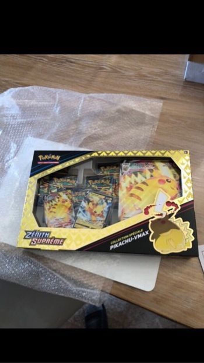 Coffret Pokémon pikachu vmax zenith suprême