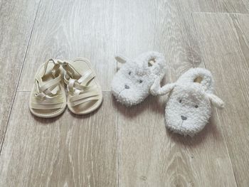 Lot chaussons sandales fille bébé 