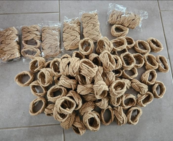 Lot de 94 ronds de serviette