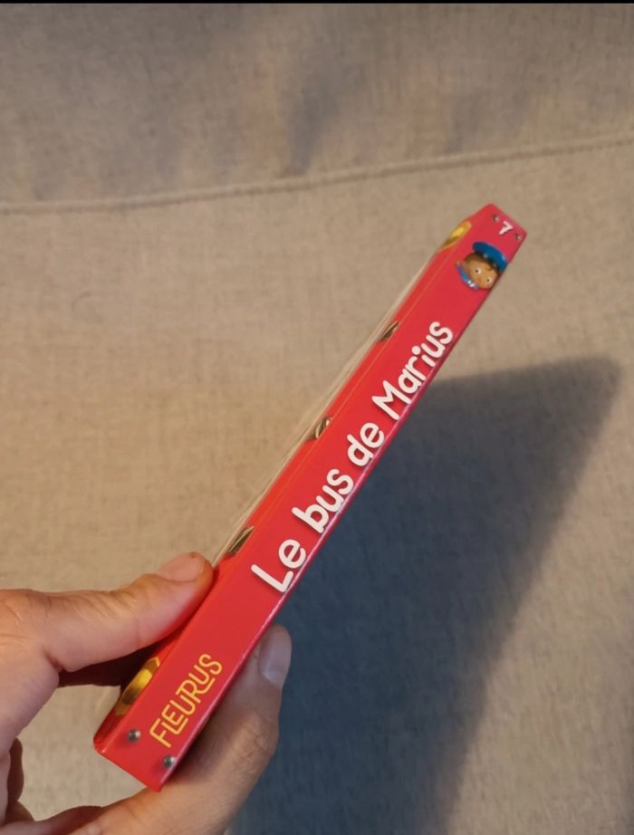 Livre p'tit garçon le bus de Marius - photo numéro 2