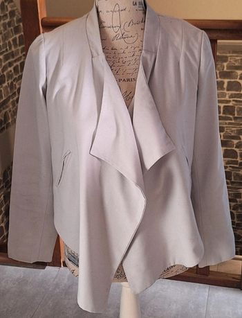 Blazer court sans fermeture doublé gris clair