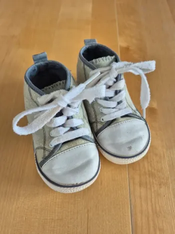 Chaussures pointure 22