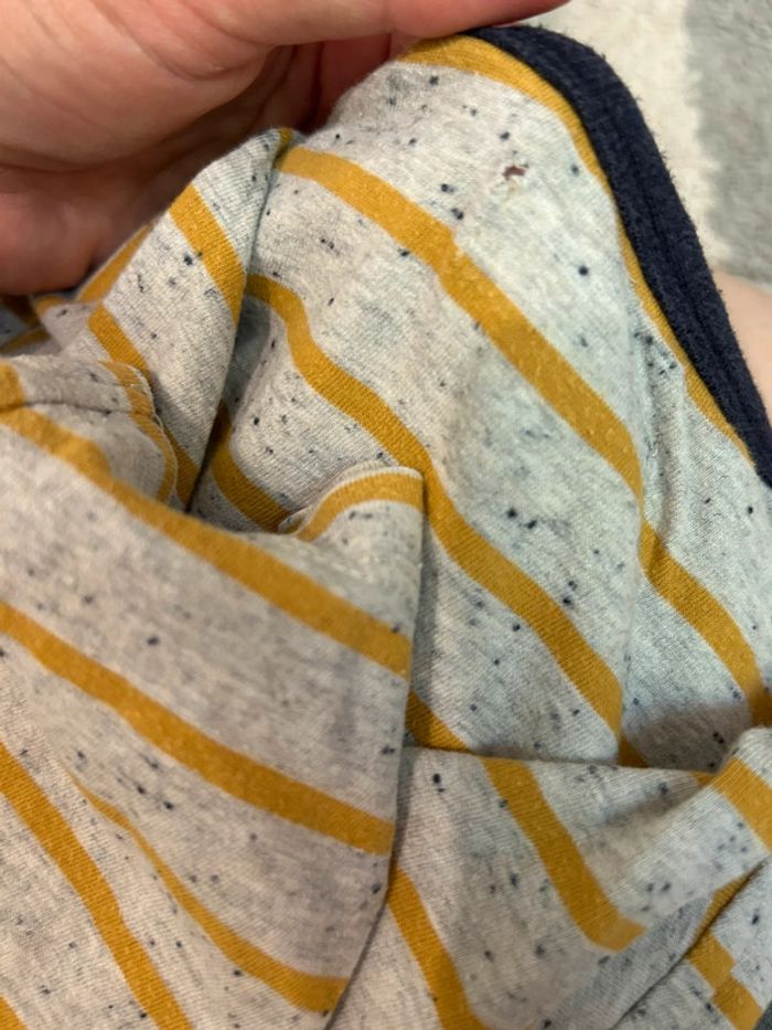 Lot de 2 t-shirt manche longue taille 8 ans - photo numéro 5