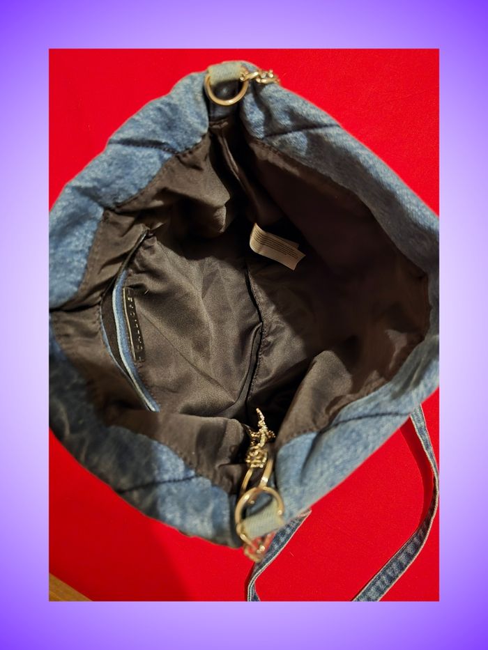 Sac Bandoulière Calliope – Jean Délavé Matelassé Noir/Gris – Chaîne Dorée – Charms Paris – 35 x 15 x 30 cm – Bon État - photo numéro 4