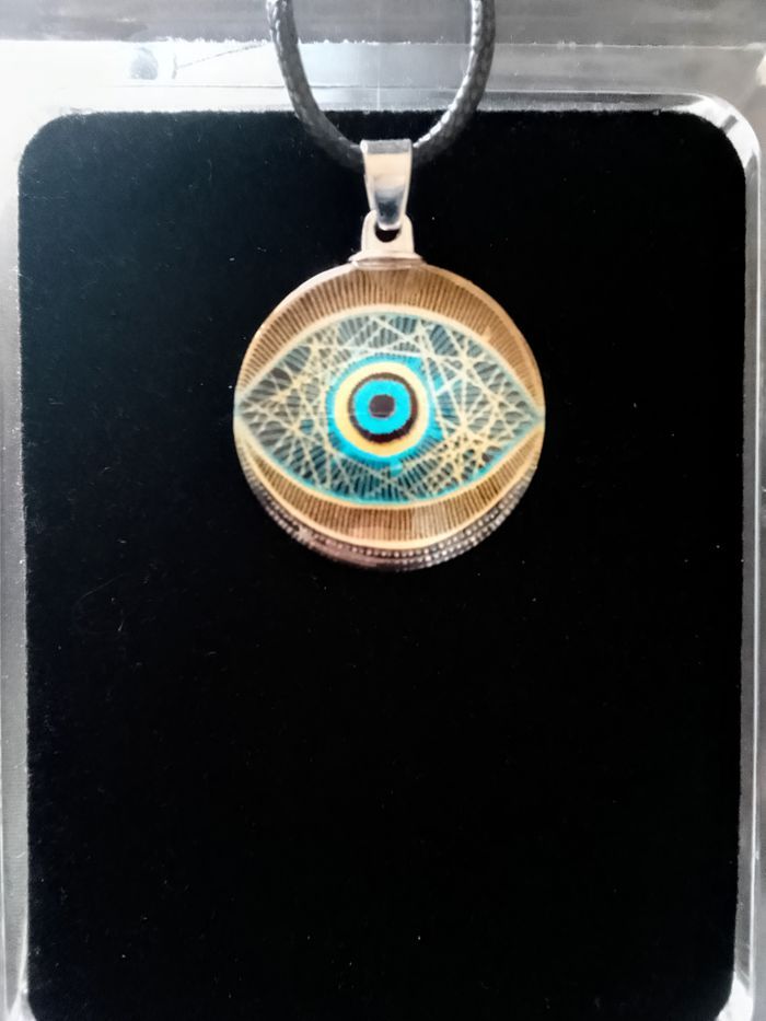 Collier corde de cire + pendentif celtique - photo numéro 1