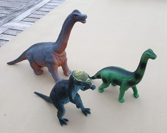3 Dinosaures en plastique - photo numéro 4