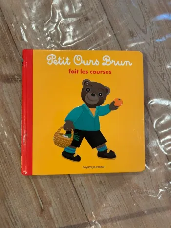 Livre petit ours brun