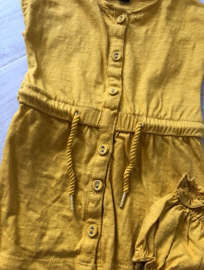 Robe + bloomer moutarde KIABI t.3m - photo numéro 2