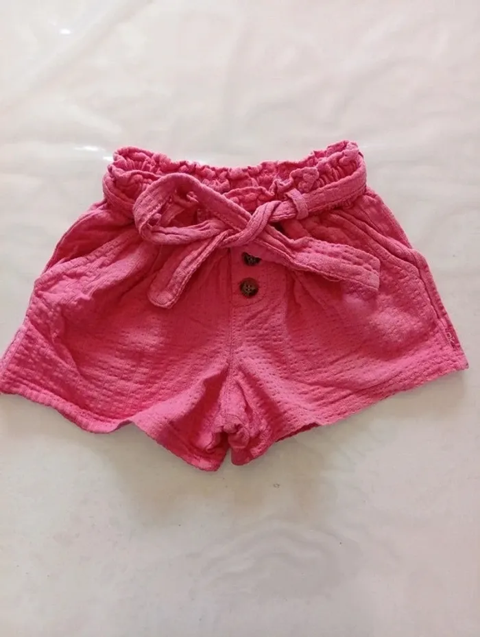 Short fille