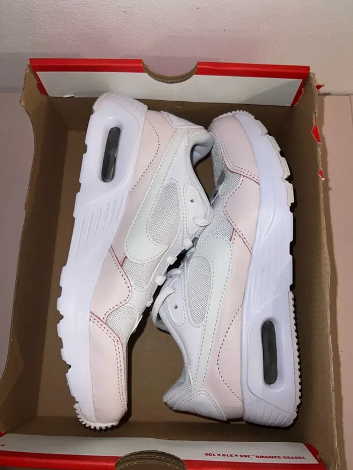 Basket Nike taille 36.5 femme fille - photo numéro 9