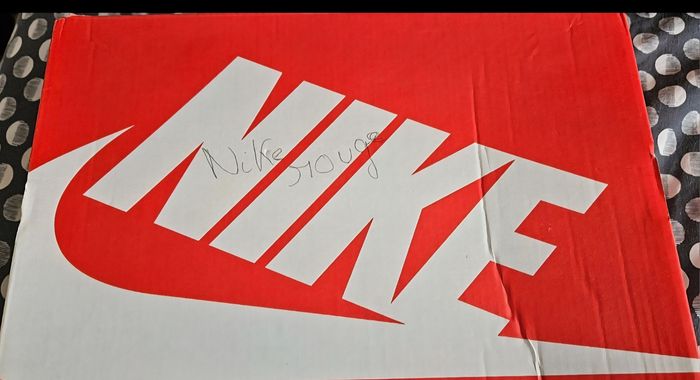 Chaussure Nike rouge - photo numéro 2