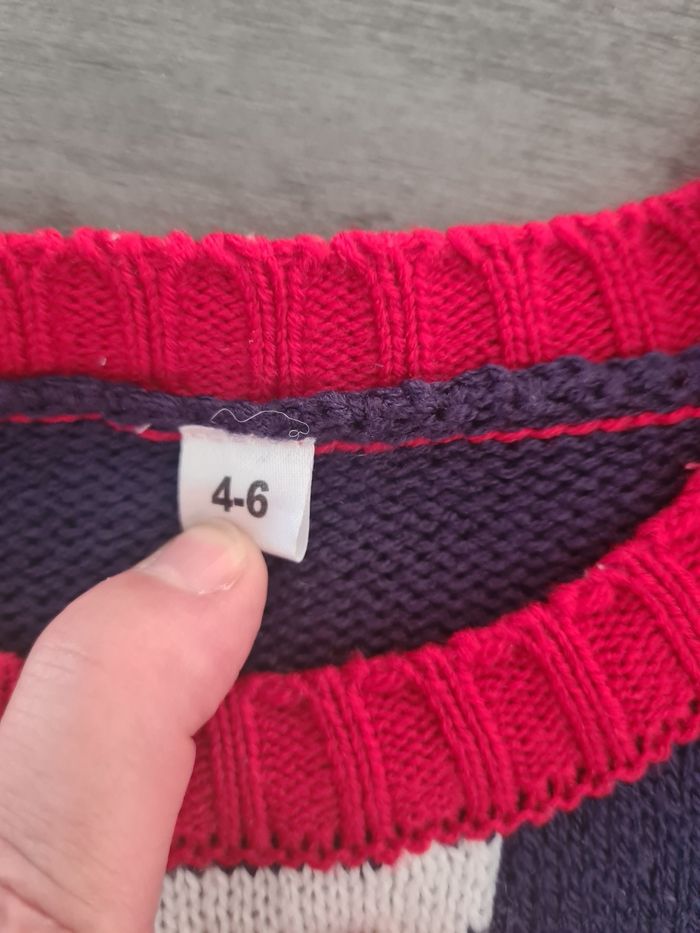 Pull de Noël taille 4-6 ans - photo numéro 2