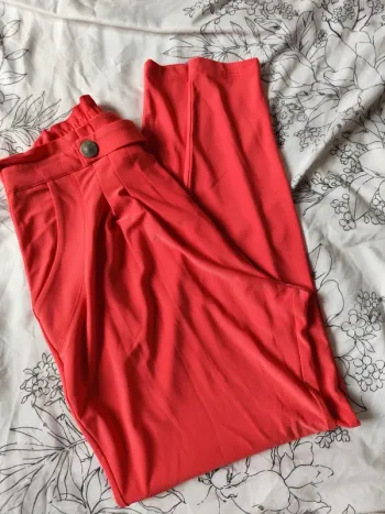 Superbe pantalon femme fluide et léger taille 34 élastique