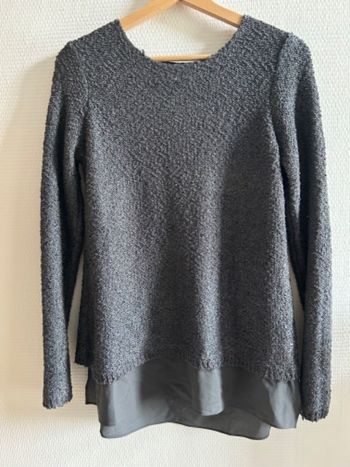 Pull gris a sequins