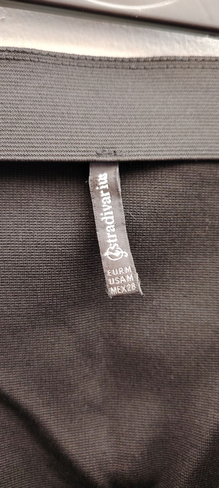 Jupe moulante Stradivarius – Taille M – matière stretch - photo numéro 2