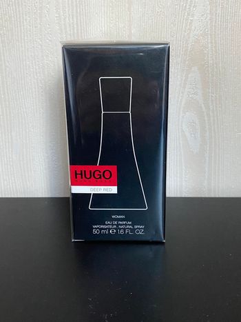Eau de parfum deep red Hugo boss