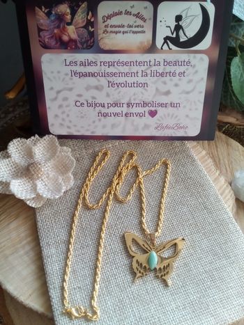 Collier papillon et pierre d'aventurine naturelle