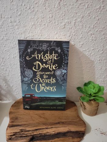Livre "Aristote et Dante découvrent les secrets de l'univers" de Benjamin Alire Saenz