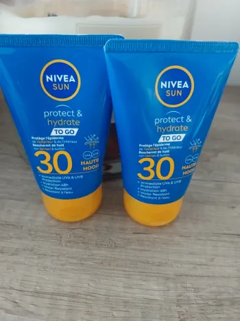 Lots crème solaire Nivea indice 30