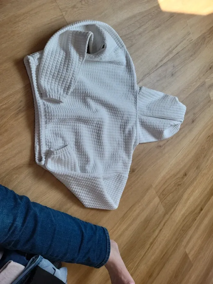 Pull à capuche blanc - photo numéro 3