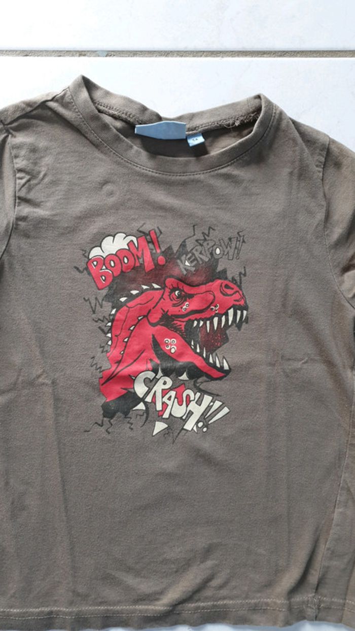 Tshirt MC garçon dinosaure 5 ans CH2 - photo numéro 2