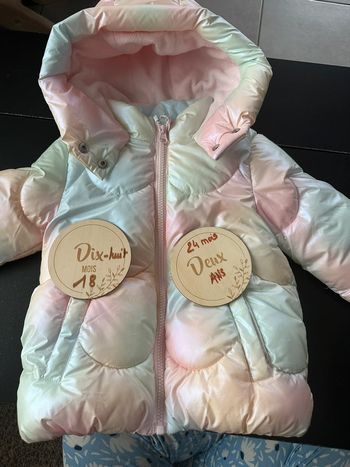 Doudoune arc-en-ciel Primark 18/24mois