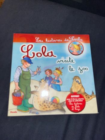 Livre pour enfants Lola visite le zoo piccolia