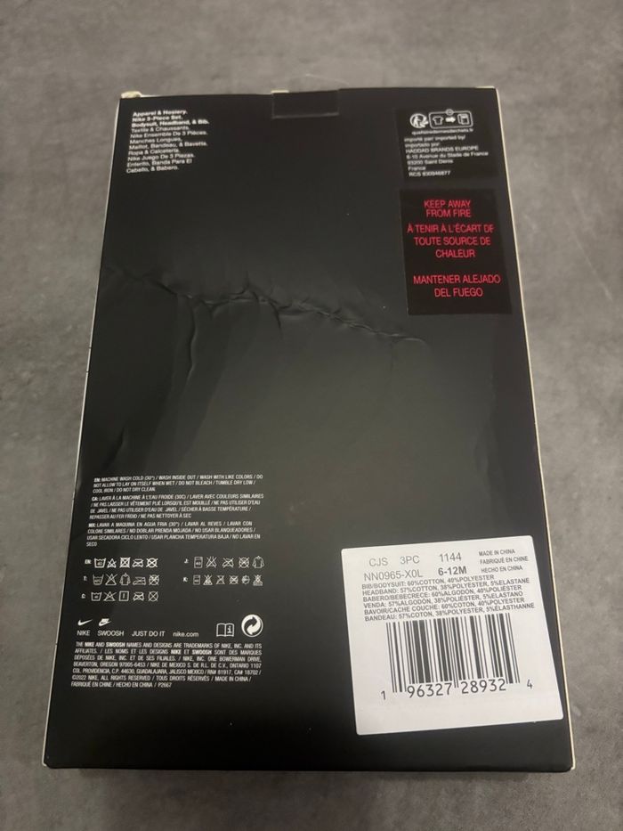 Ensemble Nike 3 pièces - photo numéro 2