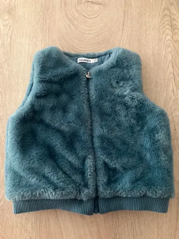 Gilet et tour de cou en fausse fourrure