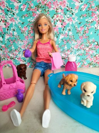 Poupée Barbie Toilettage chiots