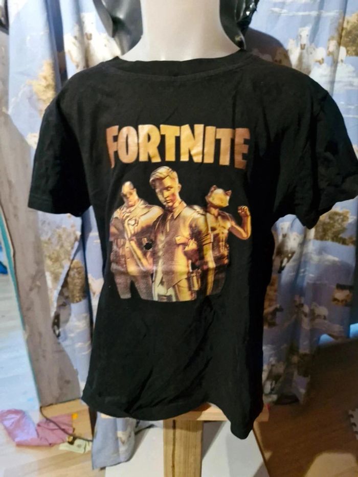 T shirt fortnite 11 /12 ans - photo numéro 2