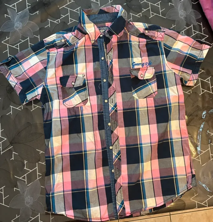 Chemise à carreaux rose