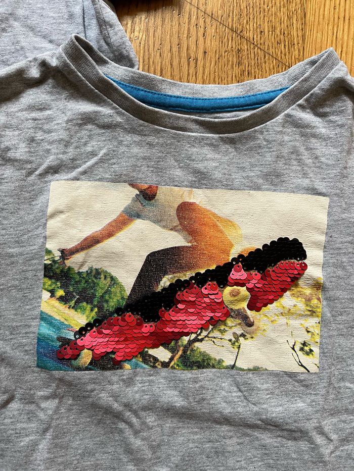 Lot tee shirt avec sequins Taille 4 ans - photo numéro 2