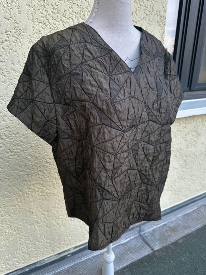 🌿 T-shirt kaki/marron – Détails graphiques & épaulettes – Taille M - photo numéro 2