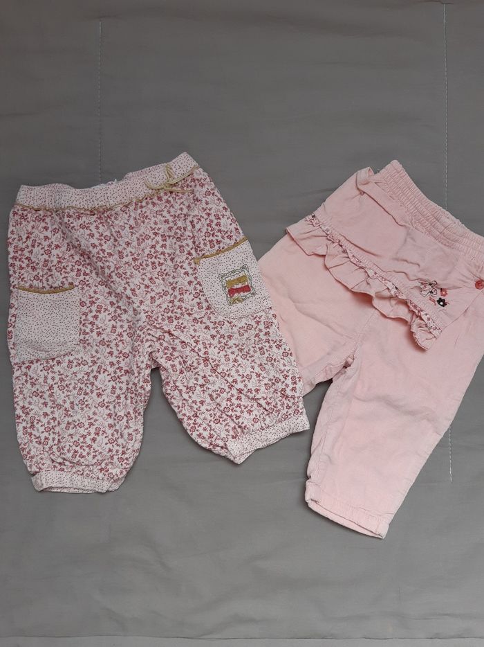Lot de deux pantalons en velour 12 mois TBE