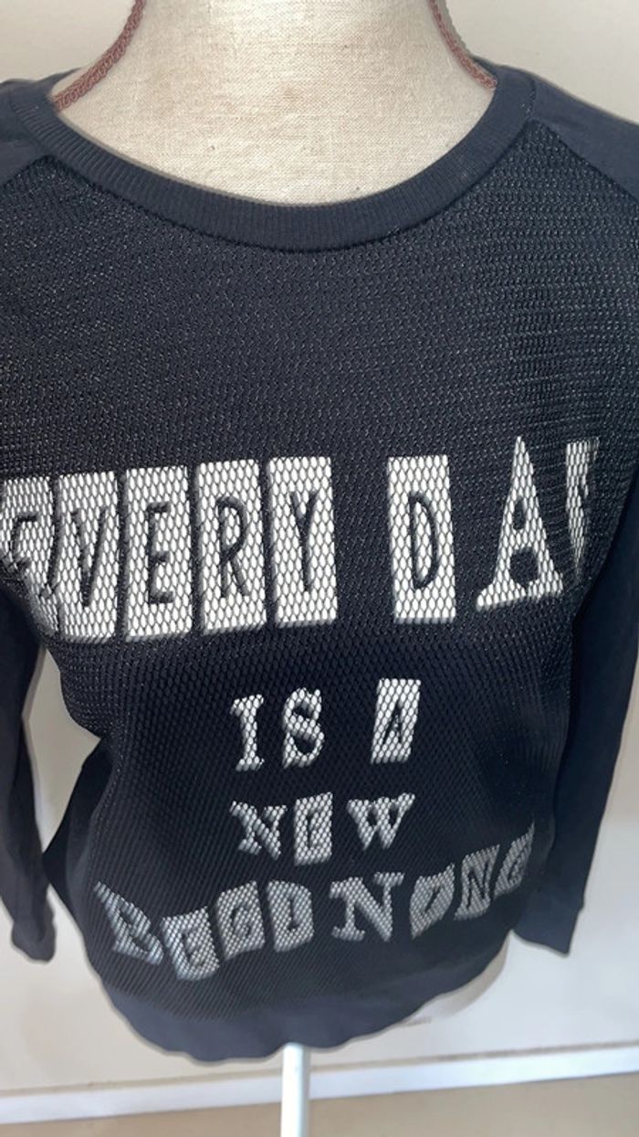Pull à écriture - photo numéro 2