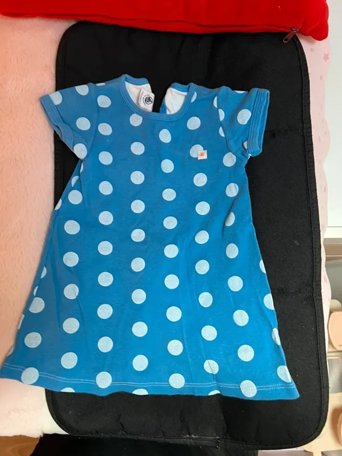 Robe, petit bateau
