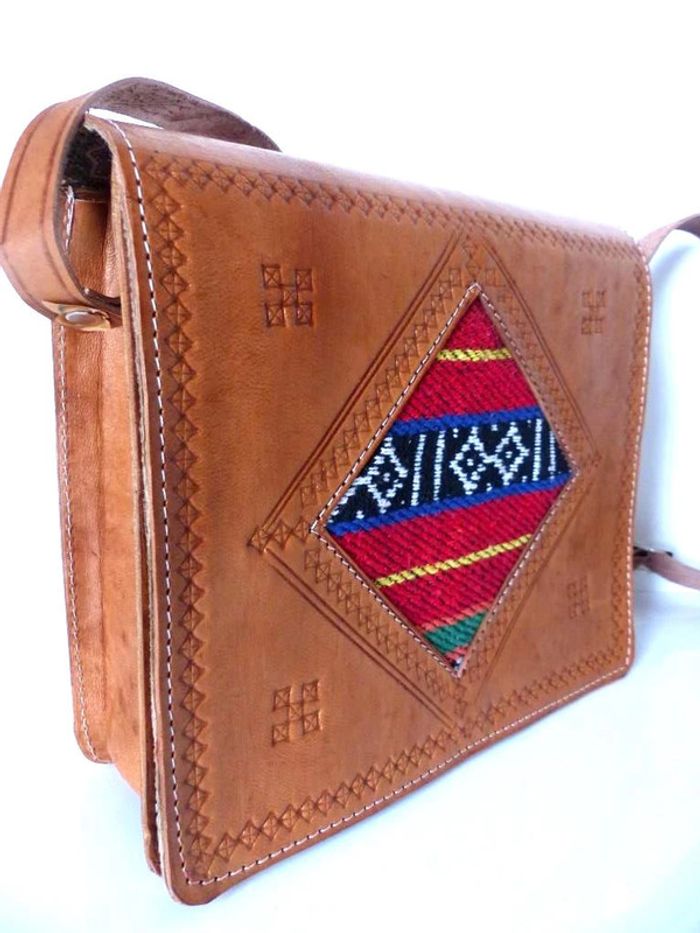 Sac bandoulière camel NEUF en cuir pleine fleur tannage naturel & laine Kilim besace ethnique - photo numéro 2