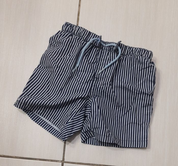 Maillot de bain 24 mois 
Bon état