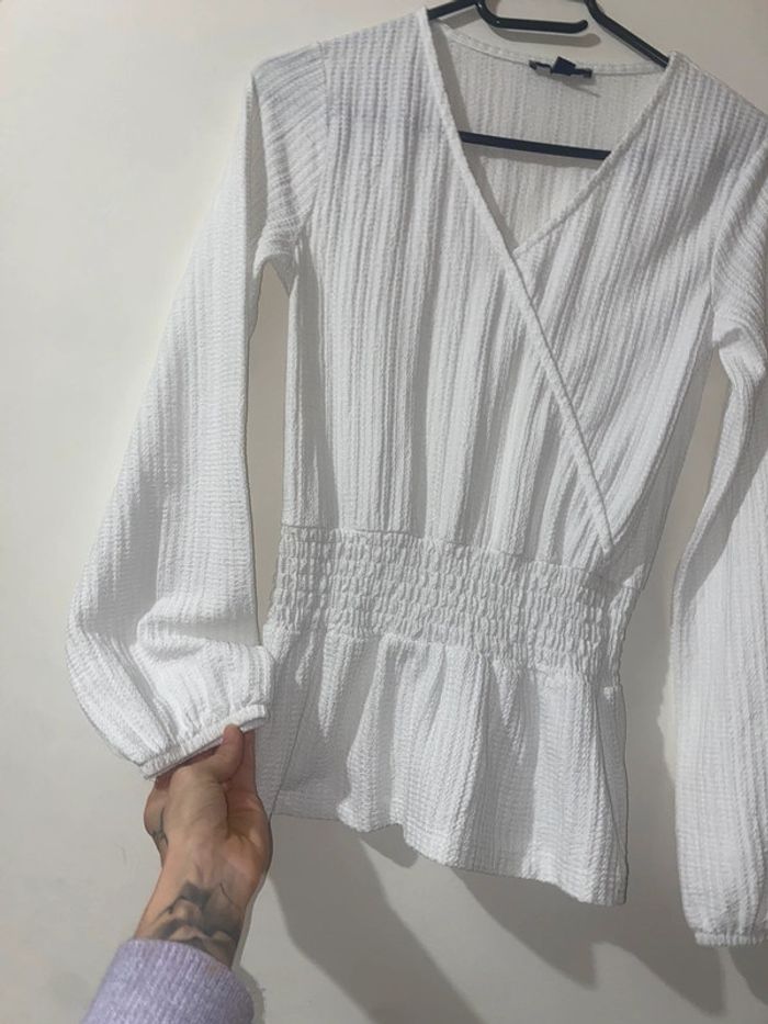 Blouse blanche neuve - photo numéro 2