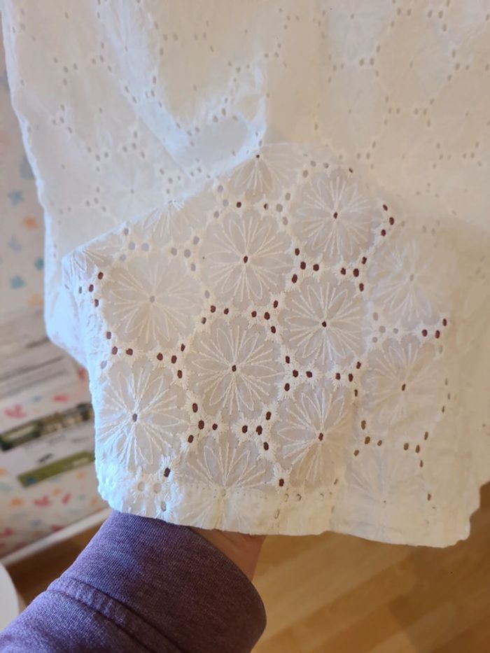 Robe blanche fleurie - photo numéro 2