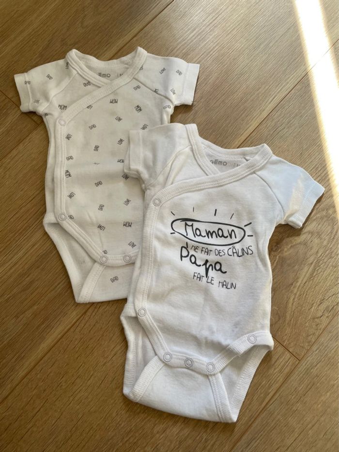 Lot 2 bodies « Mom & dad »