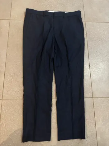 Pantalon de costume bleu marine H&M, très bon état, 45x94cm